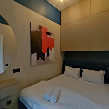 Apartment однокімнатна студіо на площі ринок *